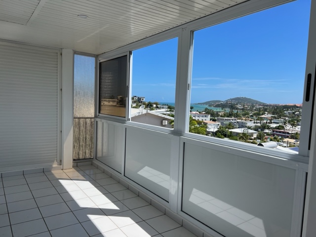 HAUT DE VILLA F5 à MAGENTA à la VENTE