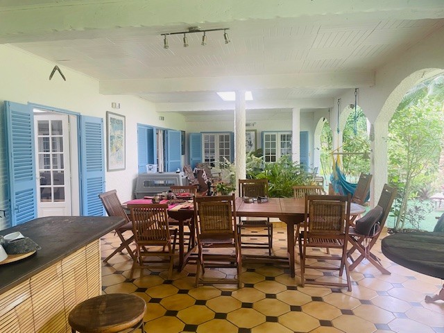 VILLA F5 avec piscine au MONT-DORE à la VENTE